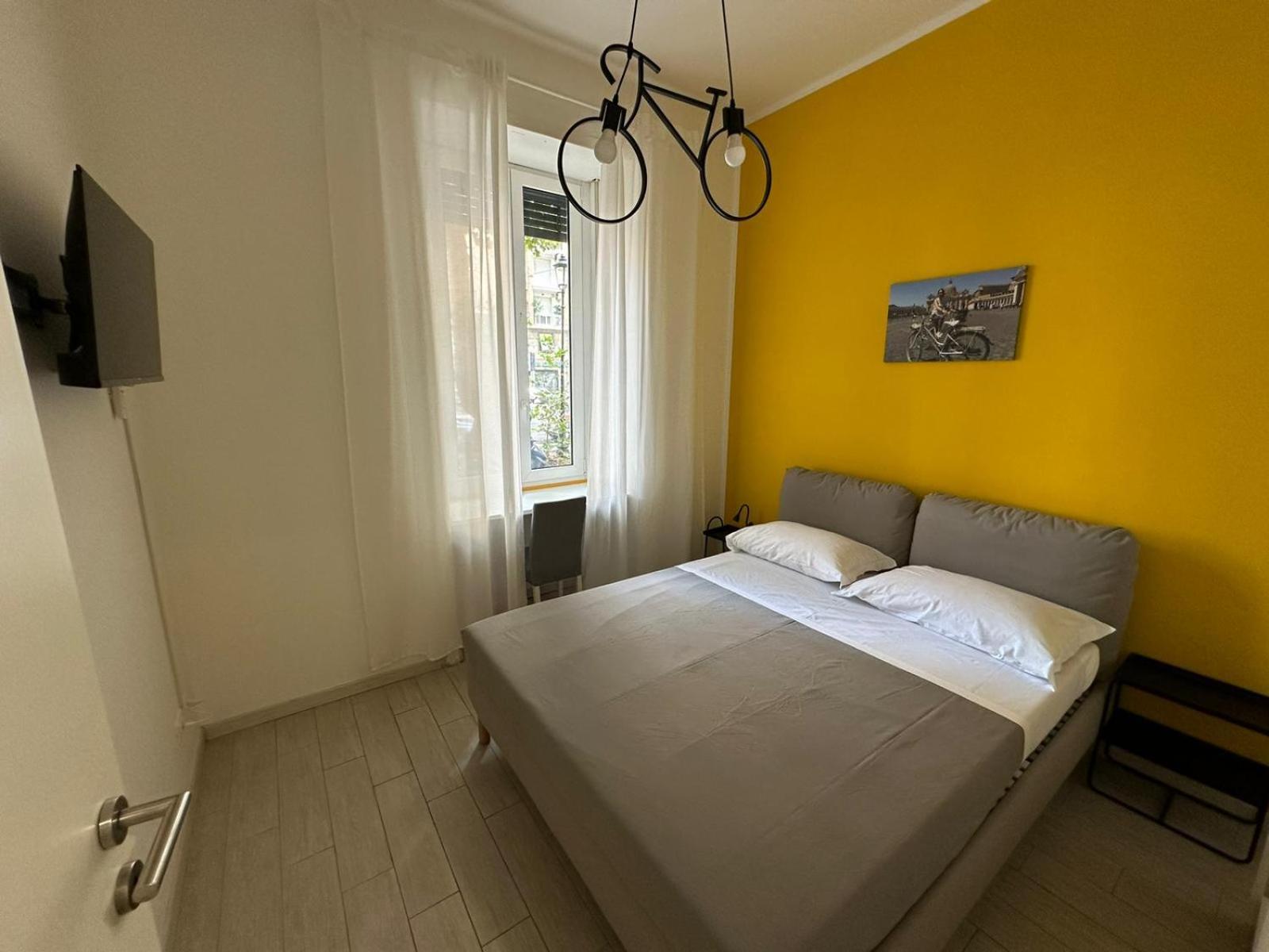 Bed&Bikerome Angelico Hotel Bagian luar foto
